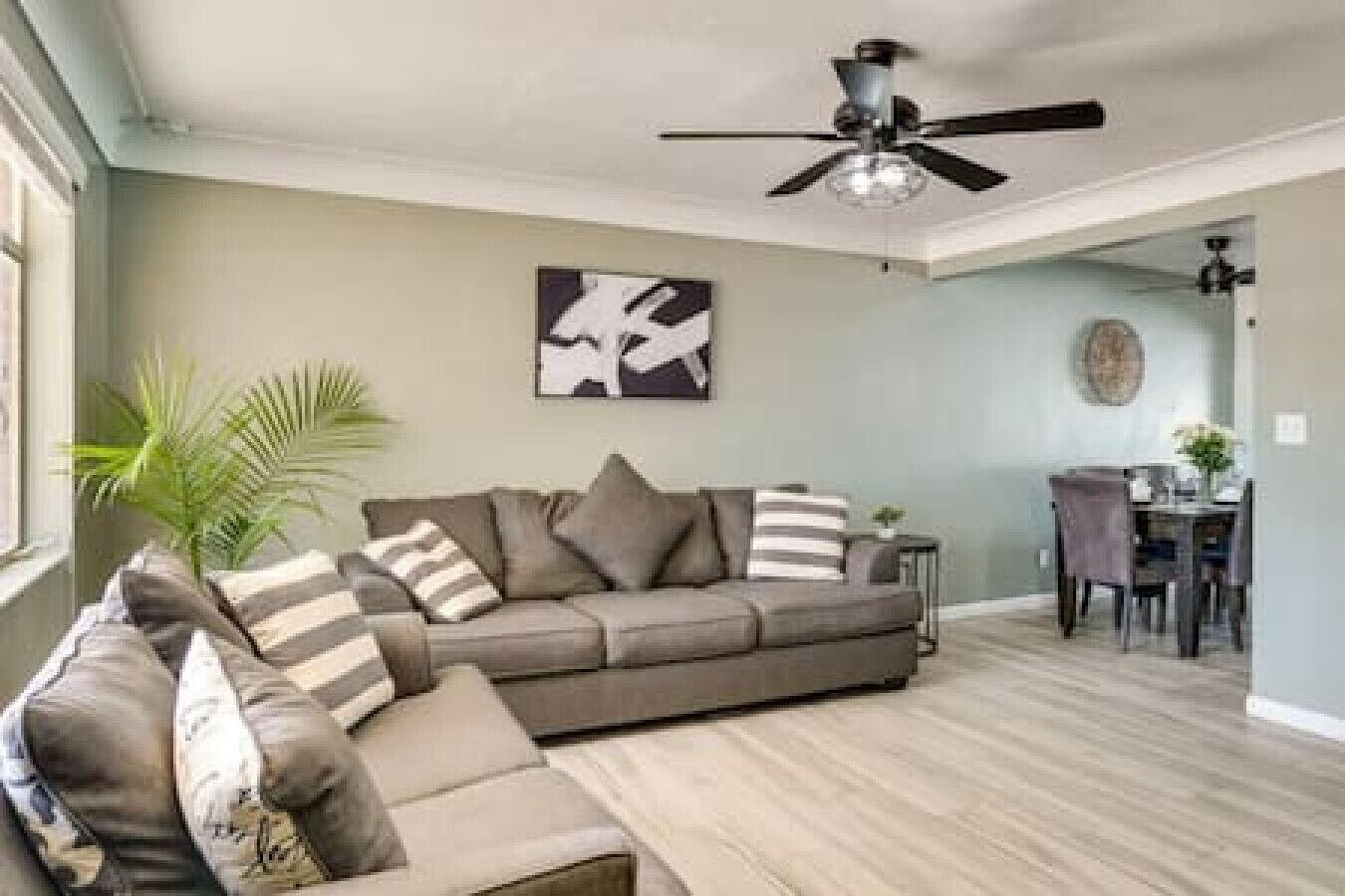 Luxury Retreat/ 3BR/ BBQ/  Pool/ Parking