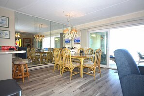Dining - Direct Oceanfront with outdoor pool, and great big balcony and free WiFi. Linen and towels included. (Ocean City)