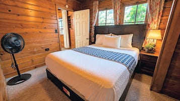 Arrowbear | Iron/ironing board, WiFi (free), bed sheets