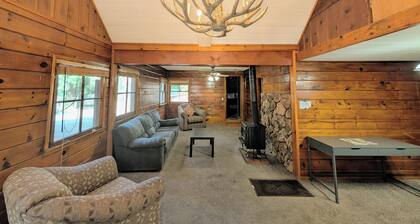 Crest Lodge Historic Mountain Inn