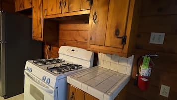 Big bear | Cozinha privada | Frigobar, micro-ondas