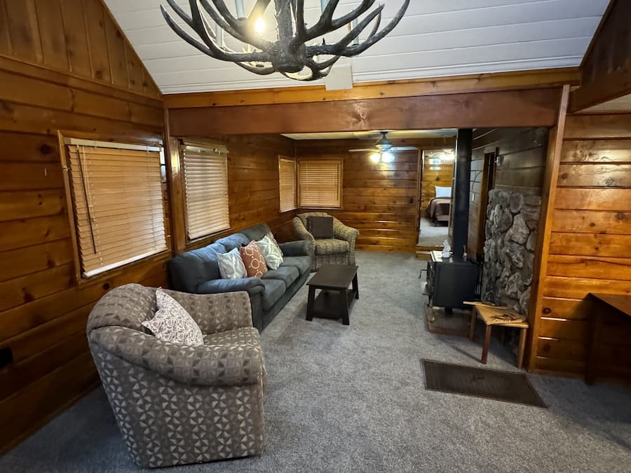 Big bear | Living area | 32-inch LED TV with digital channels