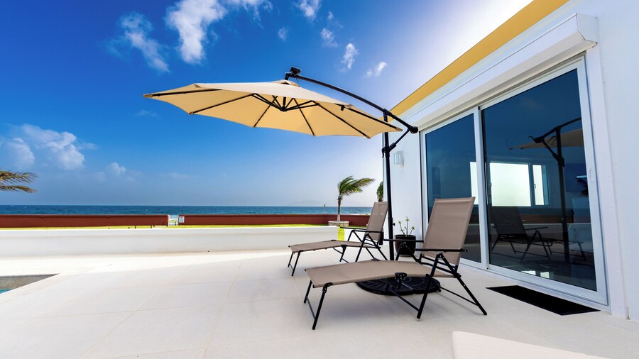 4-bed Villa, Pool, Parking