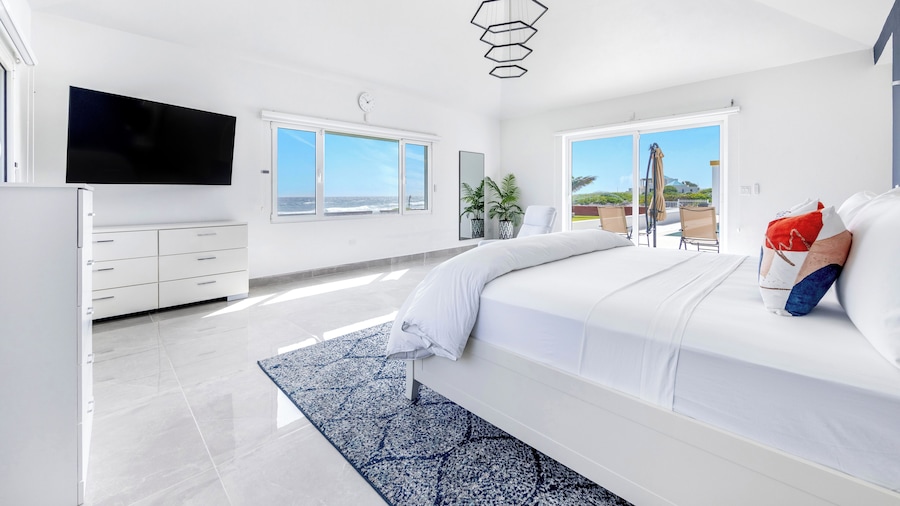 4-bed Villa, Pool, Parking