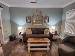 Smart TV, fireplace - Pickwick Getaway in the Groves 7th NT Free!

 (Counce)