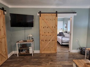 2 bedrooms, iron/ironing board, travel crib, free WiFi - Pickwick Getaway in the Groves 7th NT Free!

 (Counce)