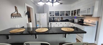 Pickwick Getaway in the Groves 7th NT Free!

