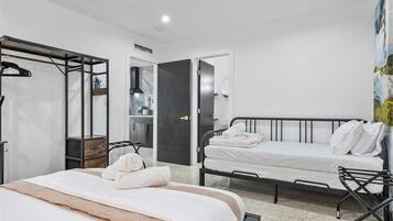 1 bedroom, desk, iron/ironing board, free WiFi