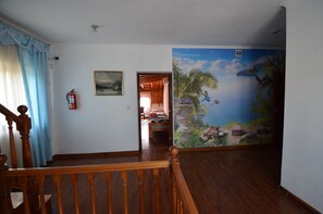 Fireplace, heated floors