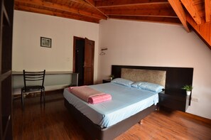 Hypo-allergenic bedding, soundproofing, free WiFi, bed sheets