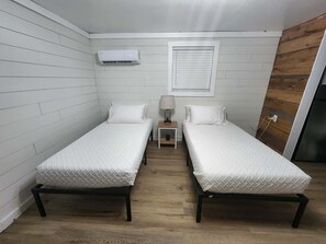 1 bedroom, travel cot, free WiFi, bed sheets