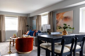 Dining - Westlake Elegance Unit 3 (Westlake)