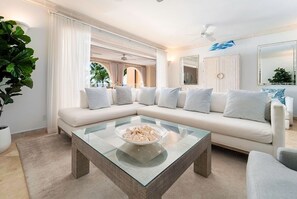 Apartment, 3 Bedrooms | Living area