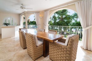 Apartment, 3 Bedrooms | Dining