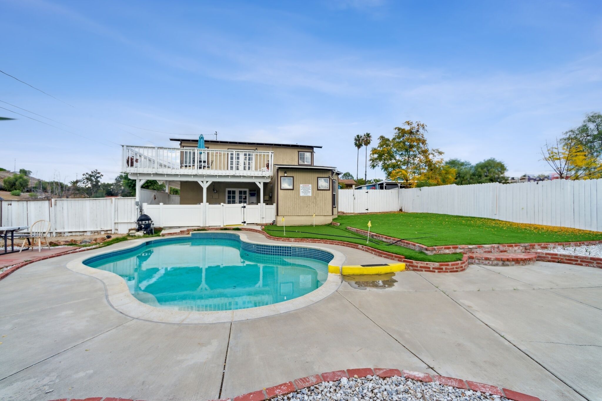 บ้านพัก, 3 ห้องนอน | สระว่ายน้ำ | สระว่ายน้ำในร่ม, สระว่ายน้ำกลางแจ้ง