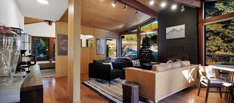 Modern Cabin (Walnut)