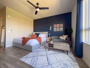 1 bedroom, desk, iron/ironing board, WiFi