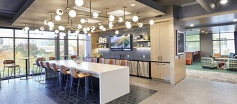 Navy Nights & Scenic Feels | Sleek Studio Stay