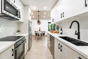 Private kitchen - Beautiful Villa in Gated Community By Tamarindo (Villareal)