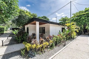 Exterior - Beautiful Villa in Gated Community By Tamarindo (Villareal)