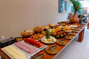 Colazione a buffet inclusa, servita tutte le mattine 