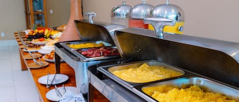 Bao gồm bữa sáng buffet hàng ngày