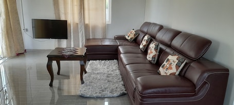 Smart TV. Cozy Appartment