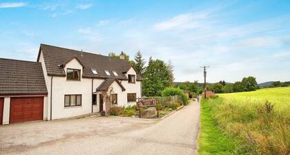 5-Bed Highland Lodge | NC500| Sleeps 10
