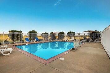 Enjoy sunbathing by the pool