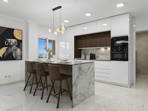 Fridge, microwave, oven, dishwasher - Apartment in Marina Banus for 4 people | 3-4H (Puerto Banús - Marbella)