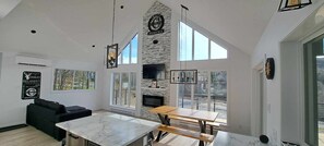 Smart-TV, peis, videospill og fotballspill