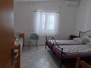1 bedroom, WiFi, bed sheets