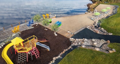 RV 2 Enjoy Lake Sunsets w/ 38' Bunkhouse at the Beach
