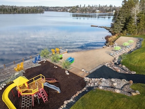 Children's area - RV 3 Family Beach and Dock Perfect for Weekend Getaway (Kenora)