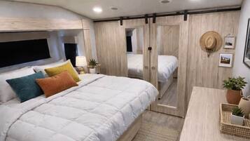 2 多间卧室、WiFi、床单