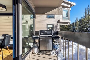 Outdoor dining - Cozy Condo in an incredible location.   (Big Sky)