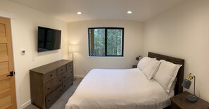 2 quartos, ferros/tábuas de passar roupa, Wi-Fi, roupa de cama