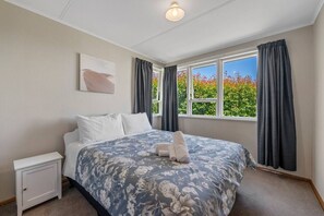 3 soverom, strykejern/-brett og sengetøy