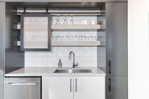 Interior - The Cosmopolitan | Penthouse | UG Parking | Downtown | Private Rooftop Patio (Saskatoon)