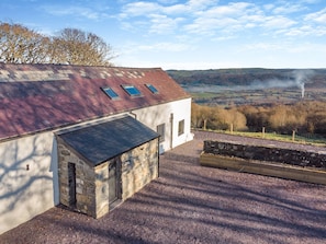 Property grounds - Ysgubor Maen Y Bardd (Conwy)