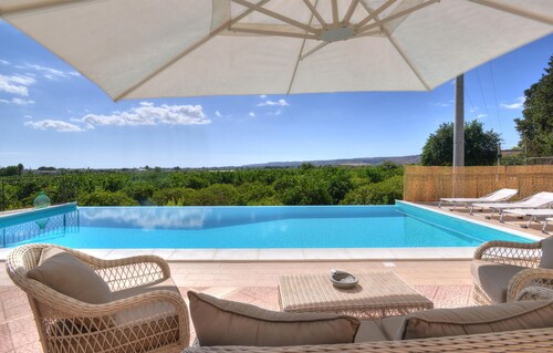 Lovely home in Fontane Bianche