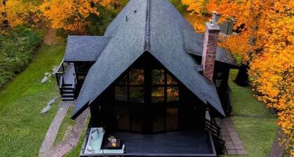 NEW: Chalet Getaway, 5 min to Main St