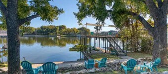 ParadiZe on Lake LBJ Open water 6 Bed 5 Bth Boat slip 2 jet ski ramps