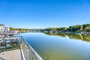 Marina - ParadiZe on Lake LBJ Entire Prop (Kingsland)