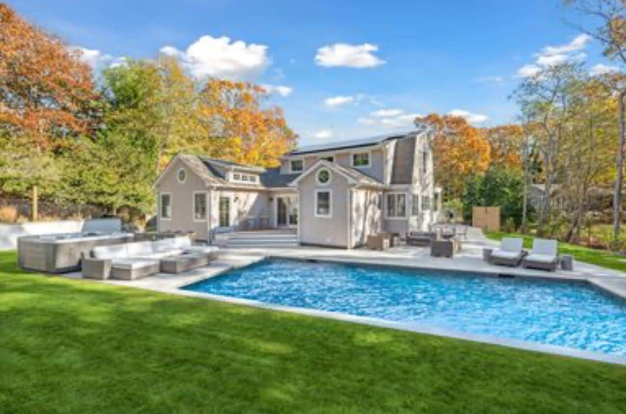 Brand New in Amagansett. Walk to beach & town. Pool, hot tub, sport court!