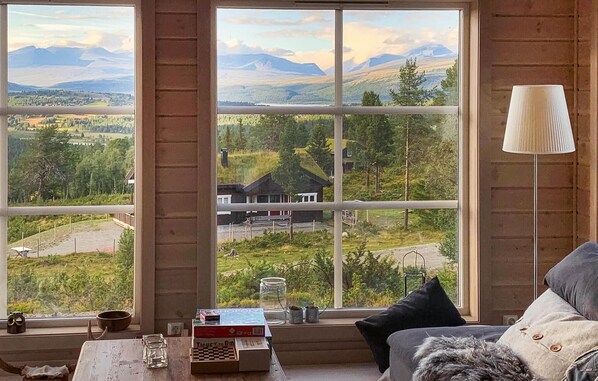 Fireplace - Awesome home in Kvam with sauna (Kvam)