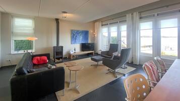 TV connectée, cheminée