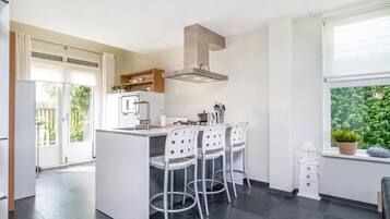 Réfrigérateur, four, lave-vaisselle