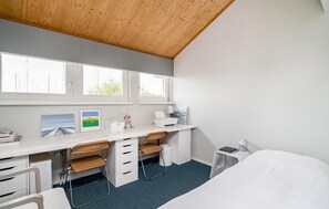 3 bedrooms, iron/ironing board, free WiFi - 3 bedroom amazing home in Wieringerwerf (Wieringerwerf)