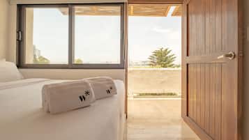 4 bedrooms, premium bedding, iron/ironing board, free WiFi